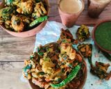 पोई और प्याज के पकौड़े (Poi aur pyaj ke pakode recipe in Hindi) रेसिपी चरण 5 फोटो
