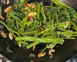 A picture of step 4 of Stir-Fried Water Spinach w/ Fermented Shrimp Paste | Rau Muống Xào Tỏi Mắm Tôm.
