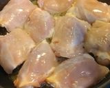Foto del paso 2 de la receta: Pollo con verduras en salsa de soya🌺