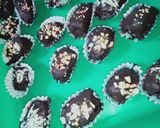 Foto langkah ke 5 dari resep 44. Kurma cokelat isi glaze.