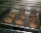 Foto langkah ke 5 dari resep Roti kurma.