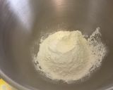 Une image de l'étape 1 de Pâte brisée à la crème et jus de pêche.