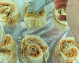 Foto del paso 5 de la receta: Rollitos de pizza fáciles dos sabores