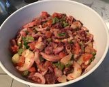 Une image de l'étape 16 de Salade marinée de pommes de terre, patates douces violettes, harengs, tomates et poivron.