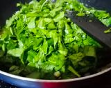 A picture of step 4 of Spinach soup (palak soup).