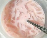 A picture of step 5 of Rose milk ice apple.