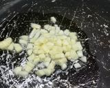 A picture of step 4 of Tomato sauce pasta.