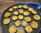 A picture of step 4 of Baigan bhajha.