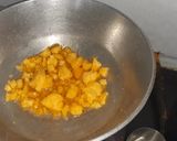 कोकोनट चिक्की (coconut chikki recipe in marathi) रेसिपी स्टेप 2 फोटो 