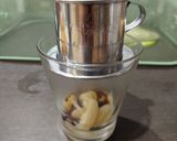 Foto langkah ke 3 dari resep Vietnamese Coffee Drip.