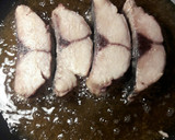 Foto del paso 24 de la receta: Lomo de bonito en salsa de dos tipos de cebolla y ras el hanout