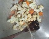 Foto langkah ke 4 dari resep Cah Kembang Kol Saus Tiram.