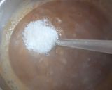 A picture of step 2 of Besan ka halwa.