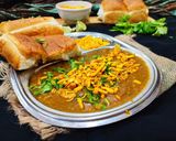 મિસળ પાવ (Misal Pav Recipe In Gujarati) રેસીપી સ્ટેપ5ફોટો