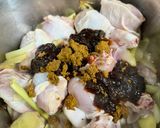 Gambar langkah 3 resipi Tomyam ayam.