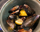 Foto del paso 1 de la receta: Mejillones a la vinagreta