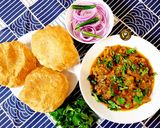 A picture of step 1 of Halwayi Style Gobhi Aloo Sabzi.