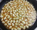 Foto del paso 2 de la receta: Habas esparragadas con huevo cuajado