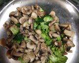 A picture of step 3 of Power packed broccoli mushroom salad.