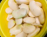 Hình bước làm 6 của món Cá chim biển trắng chiên nghệ và canh hầm đậu củ quả
