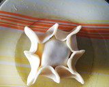 Foto del paso 3 de la receta: Pastelitos con tapa de empanadas