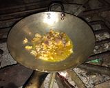 Hình bước làm 1 của món Su su xào lòng gà