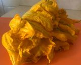Foto del paso 2 de la receta: Zupa di fiori di zucca (sopa de flores de calabaza)