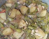 A picture of step 4 of Aloo saim phali.