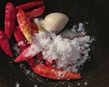 Foto langkah ke 1 dari resep Sambal bawang nyossss huh hah..