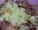 A picture of step 1 of Kac'chay gosht ki biryani.