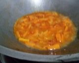Foto langkah ke 5 dari resep Asam Manis Udang Wortel dan Buncis.