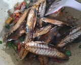 Foto langkah ke 4 dari resep Ikan Peda Tumis Bawang Merah.