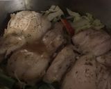 Foto del paso 8 de la receta: Pollo guisado a la cúrcuma, con verduras cerveza y naranja
