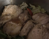 Foto del paso 8 de la receta: Pollo guisado a la cúrcuma, con verduras cerveza y naranja