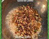 गोंद के स्वादिष्ट लड्डू रेसिपी चरण 3 फोटो