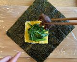 Foto del paso 5 de la receta: Sandwichi de onigiri, Onigirazu(キンパおにぎらず) / Comida japonesa