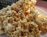 Foto langkah ke 3 dari resep Salted Caramel Popcorn (mudah dan enak).