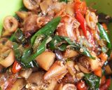 Foto langkah ke 7 dari resep Oseng Cumi Asin Pedas.
