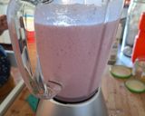 Une image de l'étape 2 de Smoothie pêche framboise.