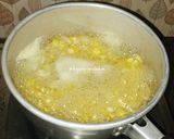 Foto langkah ke 2 dari resep Sayur Kelor Jagung Manis.