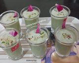 A picture of step 3 of Dates and paan patta shots.
