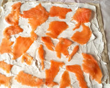 Foto del paso 2 de la receta: Rollitos de salmón con queso Philadelphia