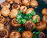 Hình bước làm 3 của món 🌱 Nấm Mỡ Kho Nước Tương Chay (Vegan)