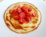 Foto del paso 6 de la receta: Tortita de Arroz con Fresas confitadas y Jarabe de Arce