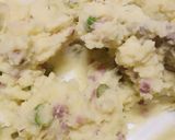 A picture of step 2 of Asparagus and pancetta mini potato pies.