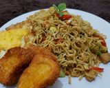 Foto langkah ke 9 dari resep Bakmi Jawa Mie Pipih Pedas Dengan Tempe dan Chicken Nugget.