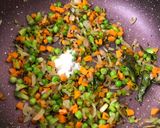 A picture of step 7 of South Indian Rava Upma.