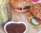 A picture of step 5 of Classic beef burger.