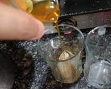 A picture of step 3 of Mango shake.