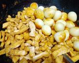 Foto langkah ke 4 dari resep Sambel goreng tahu, telur puyuh simple.